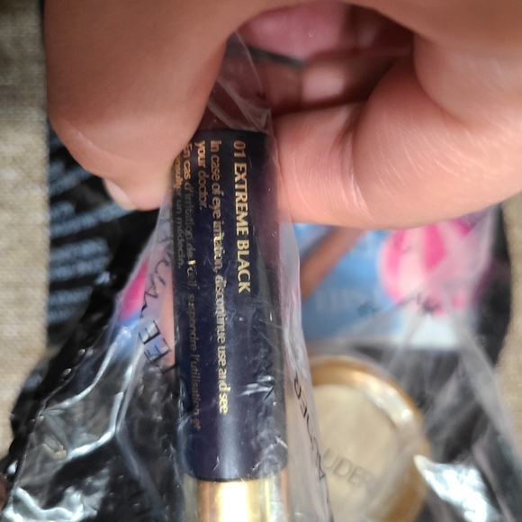 Estee Lauder Mixed Revitalizing Eye Creams Lip Liner Lip Stick and Mascara Set - Picture 12 of 16